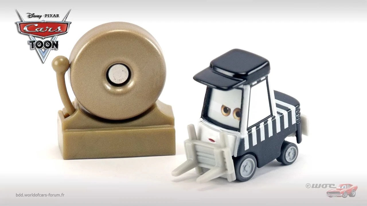 Referee Pitty with bell die-cast